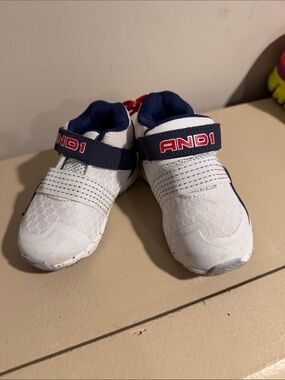 And1 White and Navy Kids Hook-and-Loop Sneakers